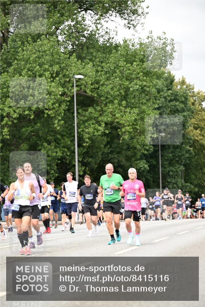 29.06.2025 - hella hamburg halbmarathon Dr. Thomas Lammeyer http://msf.ph/oto/8415116 29.06.2025 10:45:11 Kennedybrücke 1018, 1037, 1075, 1323, 2042, 2299, 3293, 3306, 3432, 3810, 4612, 4906, 5059, 5351, 5753, 6076, 6098, 6163, 6229, 6806, 7108, 7585, 7956, 8378, 8429, 8430, 8878, 9237, 9946, 9962, 10166, 10920, 10940, 11053, 11176 meine-sportfotos.de