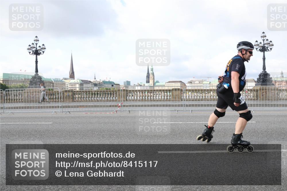 29.06.2025 - hella hamburg halbmarathon Lena Gebhardt http://msf.ph/oto/8415117 29.06.2025 08:56:00 Lombardsbrücke  meine-sportfotos.de