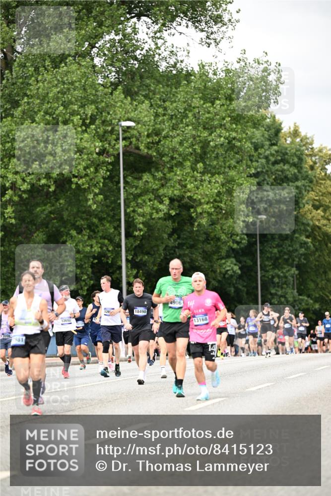 29.06.2025 - hella hamburg halbmarathon Dr. Thomas Lammeyer http://msf.ph/oto/8415123 29.06.2025 10:45:11 Kennedybrücke 1018, 1037, 1075, 1323, 2042, 2299, 3293, 3306, 3432, 3810, 4612, 4906, 5059, 5351, 5753, 6076, 6098, 6163, 6229, 6806, 7108, 7585, 7956, 8378, 8429, 8430, 8878, 9237, 9946, 9962, 10166, 10920, 10940, 11053, 11176 meine-sportfotos.de