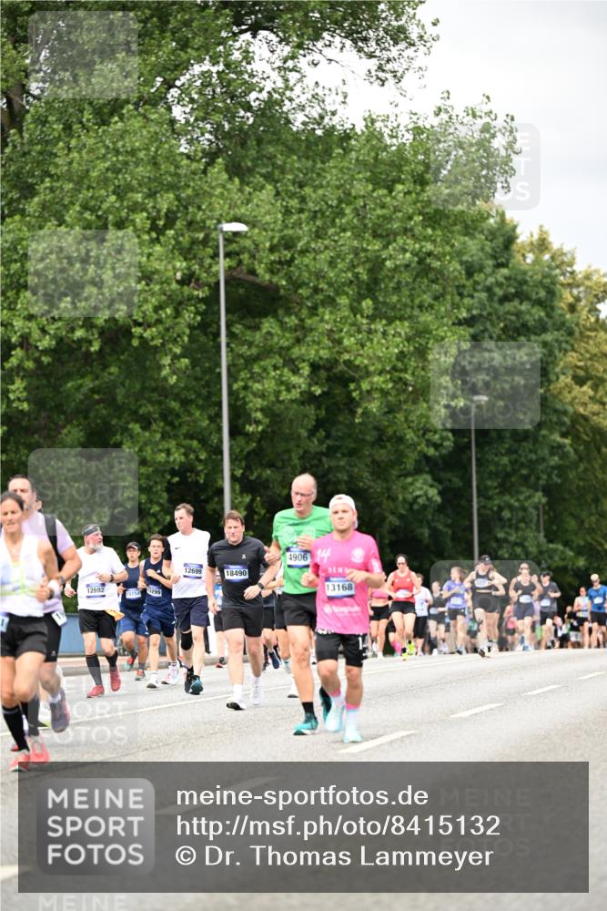 29.06.2025 - hella hamburg halbmarathon Dr. Thomas Lammeyer http://msf.ph/oto/8415132 29.06.2025 10:45:11 Kennedybrücke 1018, 1037, 1075, 1323, 2042, 2299, 3293, 3306, 3432, 3810, 4612, 4906, 5059, 5351, 5753, 6076, 6098, 6163, 6229, 6806, 7108, 7585, 7956, 8378, 8429, 8430, 8878, 9237, 9946, 9962, 10166, 10920, 10940, 11053, 11176 meine-sportfotos.de