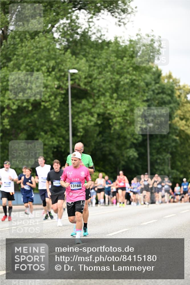 29.06.2025 - hella hamburg halbmarathon Dr. Thomas Lammeyer http://msf.ph/oto/8415180 29.06.2025 10:45:12 Kennedybrücke 1018, 1037, 1075, 1323, 2042, 2299, 3293, 3306, 3432, 3810, 4612, 4906, 5059, 5351, 5753, 6076, 6098, 6163, 6229, 6806, 7108, 7585, 7956, 8378, 8429, 8430, 8878, 9237, 9946, 9962, 10166, 10920, 10940, 11053, 11176 meine-sportfotos.de