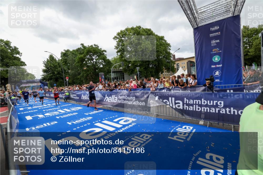 29.06.2025 - hella hamburg halbmarathon Zöllner http://msf.ph/oto/8415196 29.06.2025 10:48:56 Ziel 1892, 3213, 7067, 9661, 12421, 12534, 13009, 13976, 15309, 16653, 17007, 18873 meine-sportfotos.de