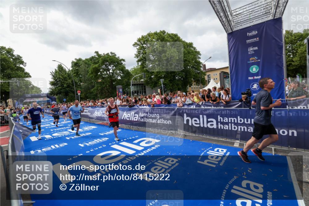 29.06.2025 - hella hamburg halbmarathon Zöllner http://msf.ph/oto/8415222 29.06.2025 10:48:59 Ziel 1381, 1452, 2260, 3213, 3985, 7067, 8889, 9661, 9695, 12421, 12534, 13009, 13183, 13688, 13976, 18873 meine-sportfotos.de