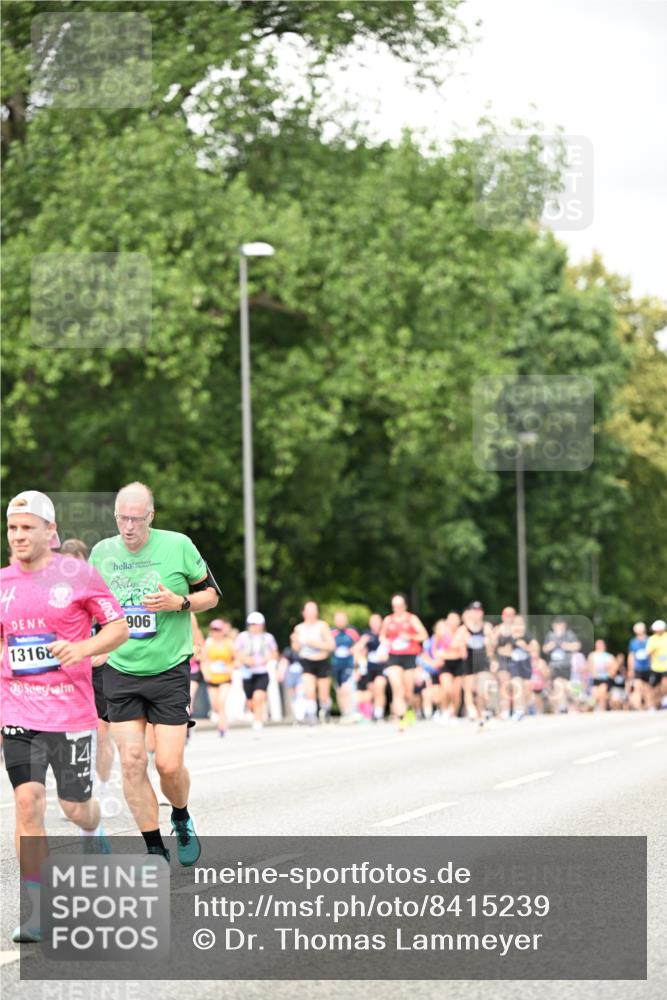29.06.2025 - hella hamburg halbmarathon Dr. Thomas Lammeyer http://msf.ph/oto/8415239 29.06.2025 10:45:14 Kennedybrücke 1018, 1075, 1323, 2042, 2299, 3293, 3306, 3432, 4044, 4612, 4906, 5059, 5753, 6076, 6098, 6163, 6806, 7108, 7293, 7585, 7829, 7956, 8378, 8429, 8430, 8878, 9237, 9946, 9962, 10166, 10269, 10920, 10940, 11053, 11176 meine-sportfotos.de