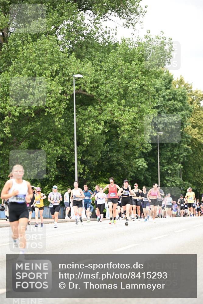 29.06.2025 - hella hamburg halbmarathon Dr. Thomas Lammeyer http://msf.ph/oto/8415293 29.06.2025 10:45:16 Kennedybrücke 1018, 1075, 1323, 2042, 2299, 3293, 3306, 4044, 4906, 5753, 6076, 6098, 6163, 6806, 7108, 7293, 7585, 7829, 7956, 8378, 8429, 8430, 8878, 9237, 9946, 9962, 10269, 10644, 10920, 10940, 11053, 11176 meine-sportfotos.de