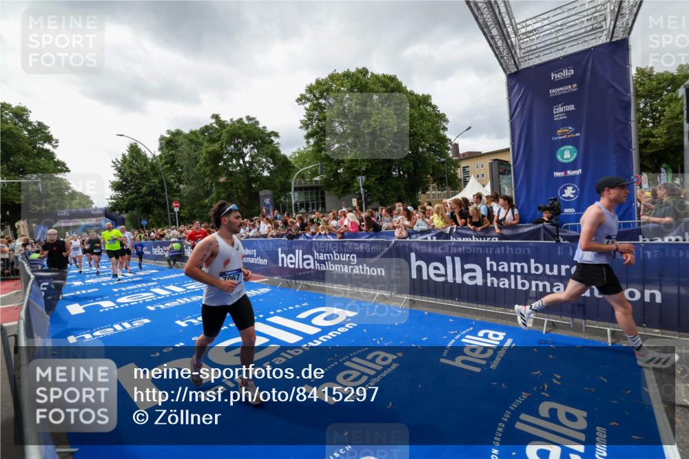29.06.2025 - hella hamburg halbmarathon Zöllner http://msf.ph/oto/8415297 29.06.2025 10:49:02 Ziel 1381, 1452, 2260, 3213, 3985, 7067, 7297, 8302, 8821, 8889, 9661, 9695, 12534, 13183, 13688, 13976, 17632 meine-sportfotos.de