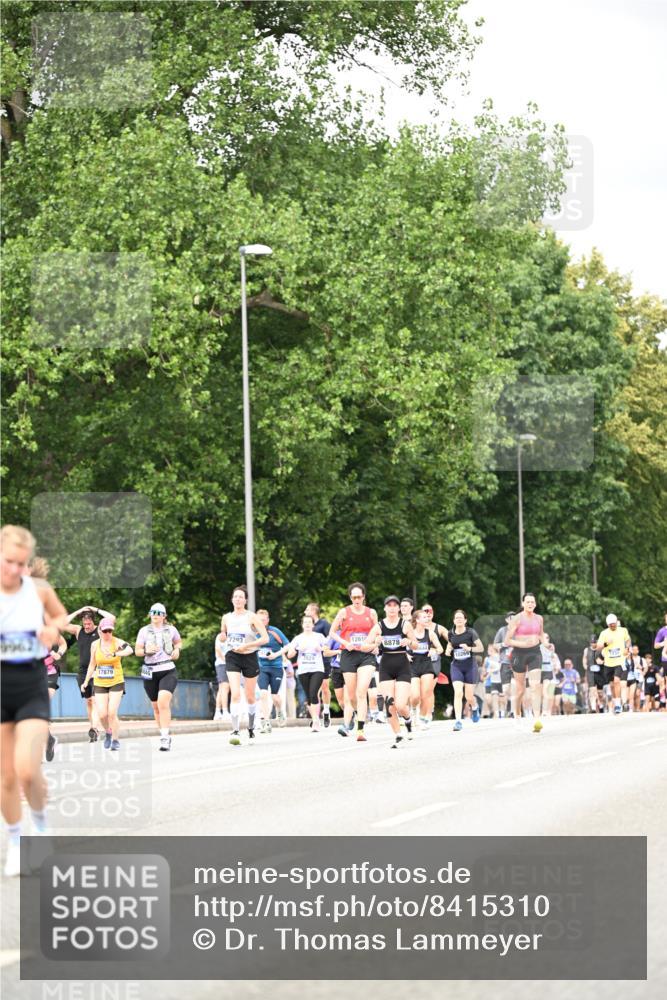 29.06.2025 - hella hamburg halbmarathon Dr. Thomas Lammeyer http://msf.ph/oto/8415310 29.06.2025 10:45:17 Kennedybrücke 1018, 1075, 1323, 2042, 3293, 3306, 4044, 4906, 5753, 6076, 6088, 6098, 6163, 6806, 7108, 7293, 7585, 7829, 7956, 8378, 8429, 8430, 8878, 9237, 9962, 10269, 10644, 10920, 10940, 11053, 11176 meine-sportfotos.de