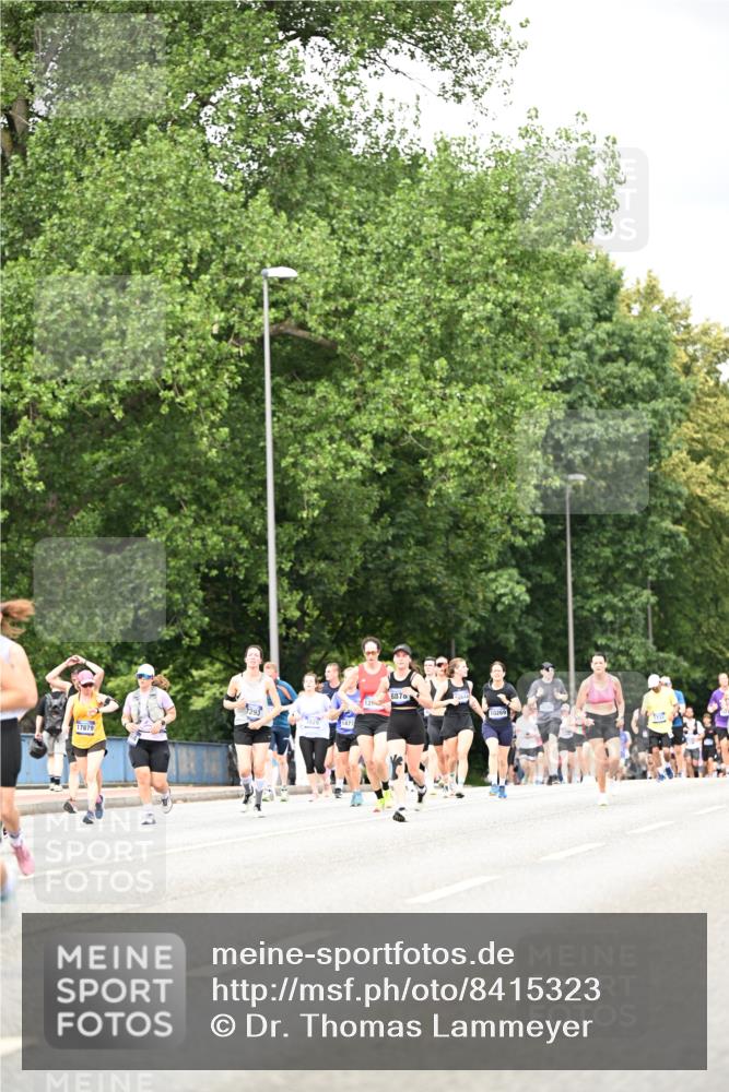 29.06.2025 - hella hamburg halbmarathon Dr. Thomas Lammeyer http://msf.ph/oto/8415323 29.06.2025 10:45:17 Kennedybrücke 1018, 1075, 1323, 2042, 3293, 3306, 4044, 4906, 5753, 6076, 6088, 6098, 6163, 6806, 7108, 7293, 7585, 7829, 7956, 8378, 8429, 8430, 8878, 9237, 9962, 10269, 10644, 10920, 10940, 11053, 11176 meine-sportfotos.de