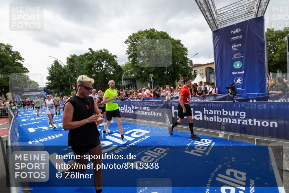 29.06.2025 - hella hamburg halbmarathon Zöllner http://msf.ph/oto/8415338 29.06.2025 10:49:04 Ziel 1381, 1452, 2260, 3213, 3985, 4847, 4890, 7297, 8302, 8821, 8889, 9695, 12534, 13183, 13614, 13688, 16627, 17632 meine-sportfotos.de