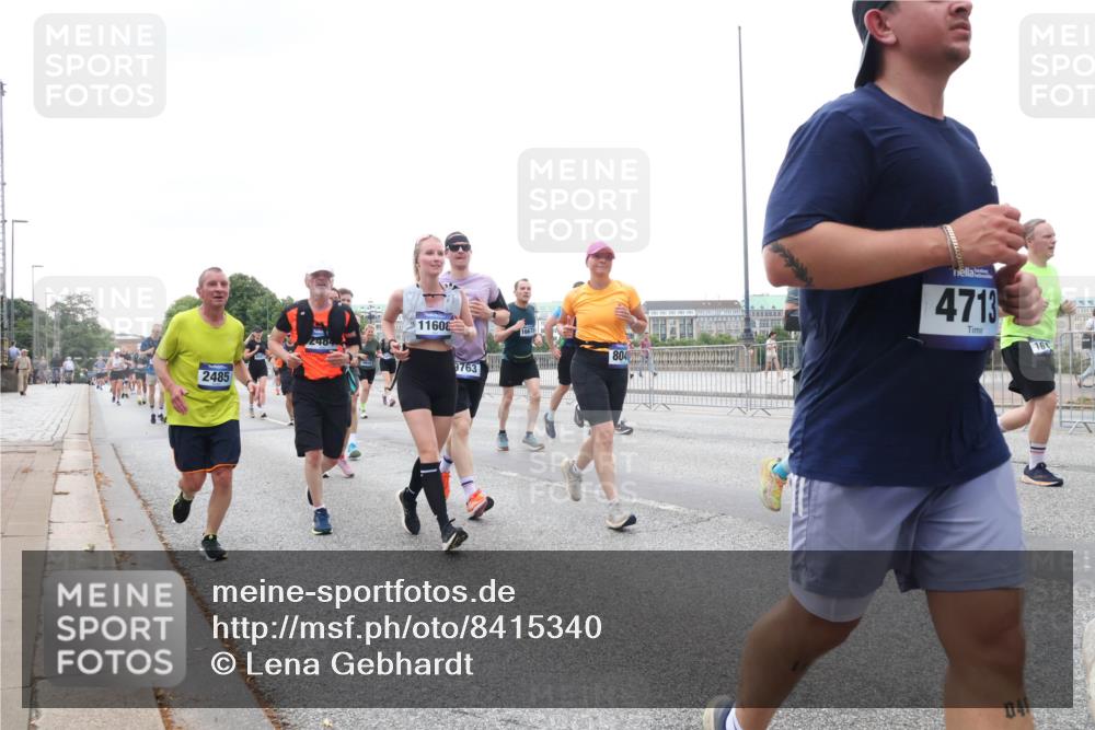 29.06.2025 - hella hamburg halbmarathon Lena Gebhardt http://msf.ph/oto/8415340 29.06.2025 10:51:33 Lombardsbrücke 2485, 2484, 11608, 9763, 804, 4713, 163, 04, 1203, 1404, 1478, 1617, 1997, 2202, 2308, 2380, 2484, 2485, 2593, 2736, 2778, 3240, 3934, 3991, 4156, 4652, 4713, 4748, 4808, 4878, 4920, 5291, 5357, 5394, 5530, 5534, 5716, 5717, 6007, 6091, 6604, 6885, 6945, 6947, 6954, 6961, 7012, 7769, 7841, 7871, 7992, 8040, 8125, 8399, 8410, 8672, 9166, 9167, 9220, 9340, 9462, 9582, 9583, 9594, 9673, 9763, 10496, 10521, 10693, 10830, 11034, 11268, 11575, 11875, 12065 meine-sportfotos.de