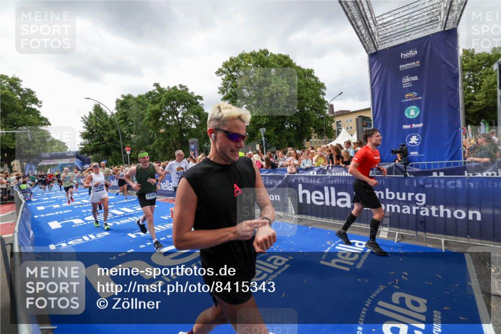 29.06.2025 - hella hamburg halbmarathon Zöllner http://msf.ph/oto/8415343 29.06.2025 10:49:05 Ziel 1381, 1452, 2260, 3213, 3985, 4847, 4890, 7297, 8302, 8821, 8889, 9695, 12534, 13183, 13614, 13688, 16627, 17632 meine-sportfotos.de