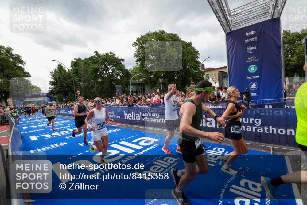 29.06.2025 - hella hamburg halbmarathon Zöllner http://msf.ph/oto/8415358 29.06.2025 10:49:06 Ziel 1381, 1452, 2260, 3985, 4832, 4847, 4890, 7297, 8302, 8821, 8889, 9695, 13183, 13614, 13688, 16627, 17632 meine-sportfotos.de