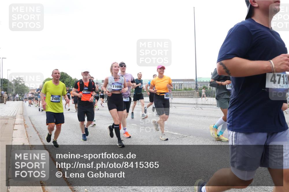 29.06.2025 - hella hamburg halbmarathon Lena Gebhardt http://msf.ph/oto/8415365 29.06.2025 10:51:33 Lombardsbrücke 2485, 11608, 1667, 763, 804, 116, 4713, 1203, 1404, 1478, 1617, 1997, 2202, 2308, 2380, 2484, 2485, 2593, 2736, 2778, 3240, 3934, 3991, 4156, 4652, 4713, 4748, 4808, 4878, 4920, 5291, 5357, 5394, 5530, 5534, 5716, 5717, 6007, 6091, 6604, 6885, 6945, 6947, 6954, 6961, 7012, 7769, 7841, 7871, 7992, 8040, 8125, 8399, 8410, 8672, 9166, 9167, 9220, 9340, 9462, 9582, 9583, 9594, 9673, 9763, 10496, 10521, 10693, 10830, 11034, 11268, 11575, 11875, 12065 meine-sportfotos.de