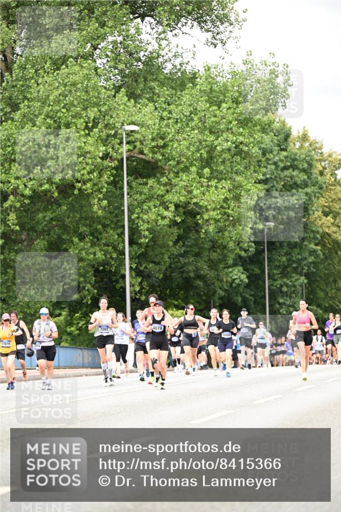 29.06.2025 - hella hamburg halbmarathon Dr. Thomas Lammeyer http://msf.ph/oto/8415366 29.06.2025 10:45:19 Kennedybrücke 1018, 1075, 1323, 1731, 3306, 4044, 4638, 4906, 5753, 6076, 6088, 6098, 6163, 6806, 7293, 7585, 7829, 7956, 8378, 8429, 8430, 8878, 9237, 9962, 10269, 10644, 10920, 10940, 11053, 11176 meine-sportfotos.de