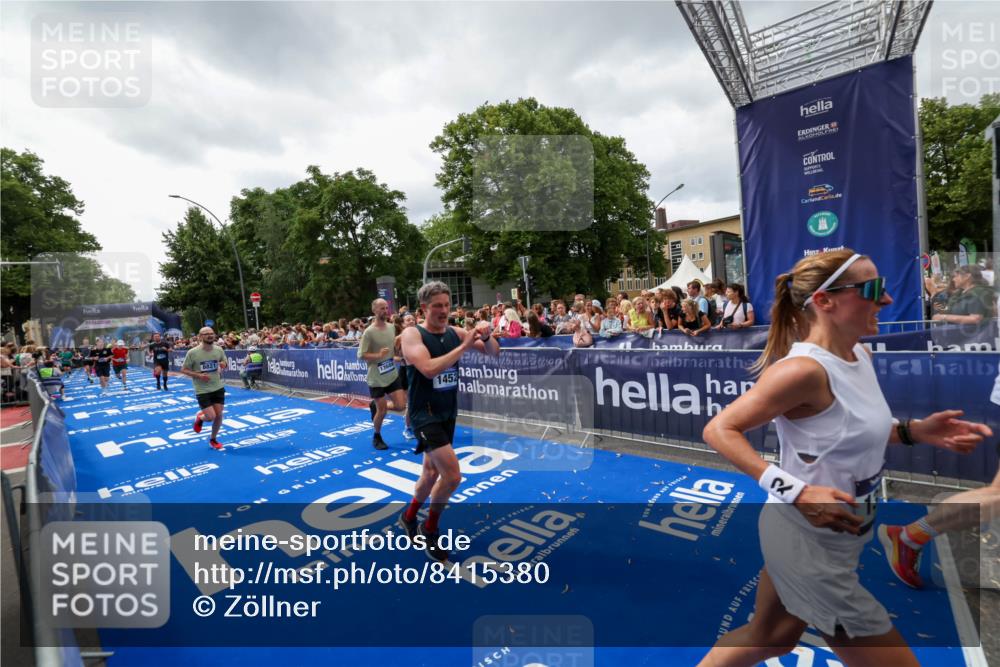 29.06.2025 - hella hamburg halbmarathon Zöllner http://msf.ph/oto/8415380 29.06.2025 10:49:06 Ziel 1381, 1452, 2260, 3985, 4832, 4847, 4890, 7297, 8302, 8821, 8889, 9695, 13183, 13614, 13688, 16627, 17632 meine-sportfotos.de