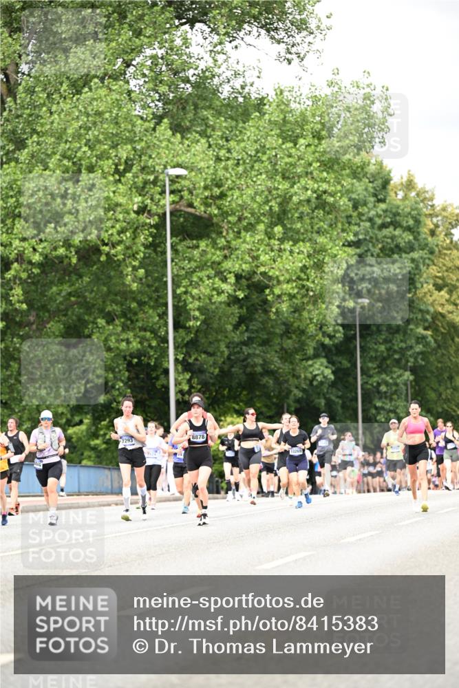 29.06.2025 - hella hamburg halbmarathon Dr. Thomas Lammeyer http://msf.ph/oto/8415383 29.06.2025 10:45:19 Kennedybrücke 1018, 1075, 1323, 1731, 3306, 4044, 4638, 4906, 5753, 6076, 6088, 6098, 6163, 6806, 7293, 7585, 7829, 7956, 8378, 8429, 8430, 8878, 9237, 9962, 10269, 10644, 10920, 10940, 11053, 11176 meine-sportfotos.de