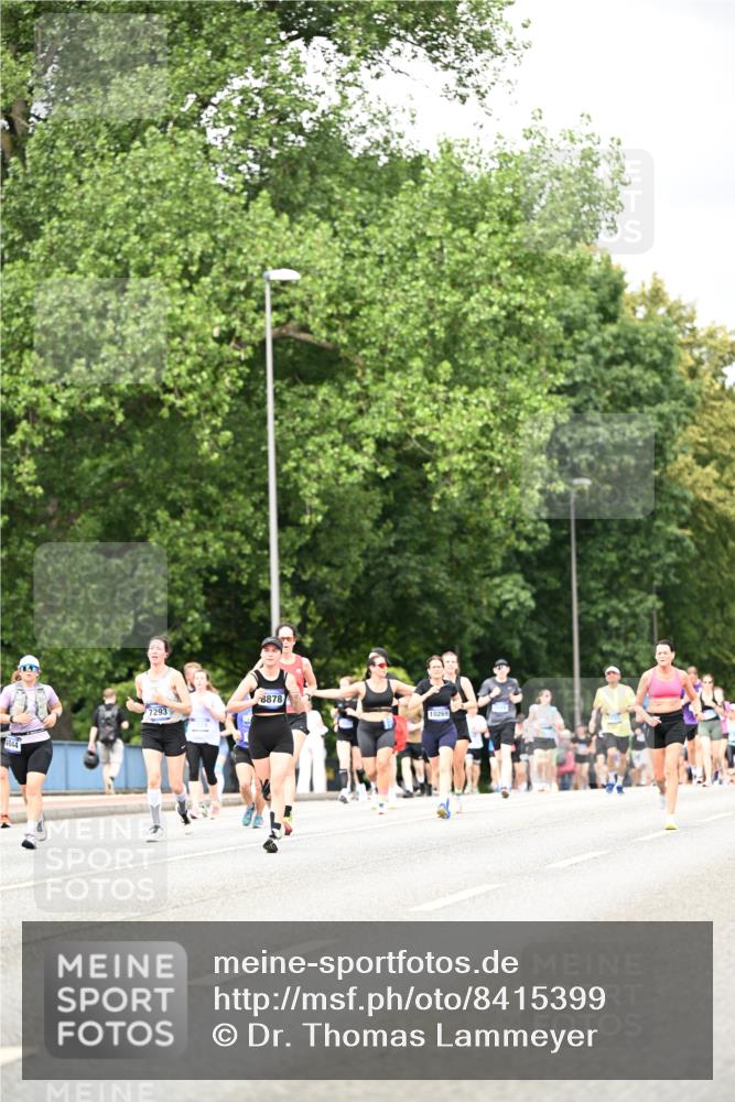 29.06.2025 - hella hamburg halbmarathon Dr. Thomas Lammeyer http://msf.ph/oto/8415399 29.06.2025 10:45:20 Kennedybrücke 1018, 1075, 1323, 1731, 3306, 4044, 4638, 4906, 5549, 5753, 6076, 6088, 6098, 6163, 6806, 7293, 7585, 7829, 7956, 8429, 8430, 8878, 9237, 9962, 10269, 10644, 10920, 10940, 11053, 11176 meine-sportfotos.de