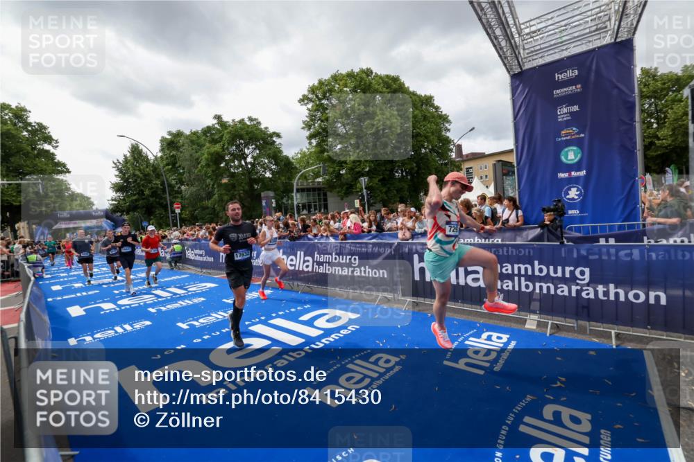 29.06.2025 - hella hamburg halbmarathon Zöllner http://msf.ph/oto/8415430 29.06.2025 10:49:09 Ziel 4832, 4847, 4890, 6389, 7297, 8302, 8821, 10184, 13614, 16414, 16627, 17173, 17632, 18598, 18842 meine-sportfotos.de