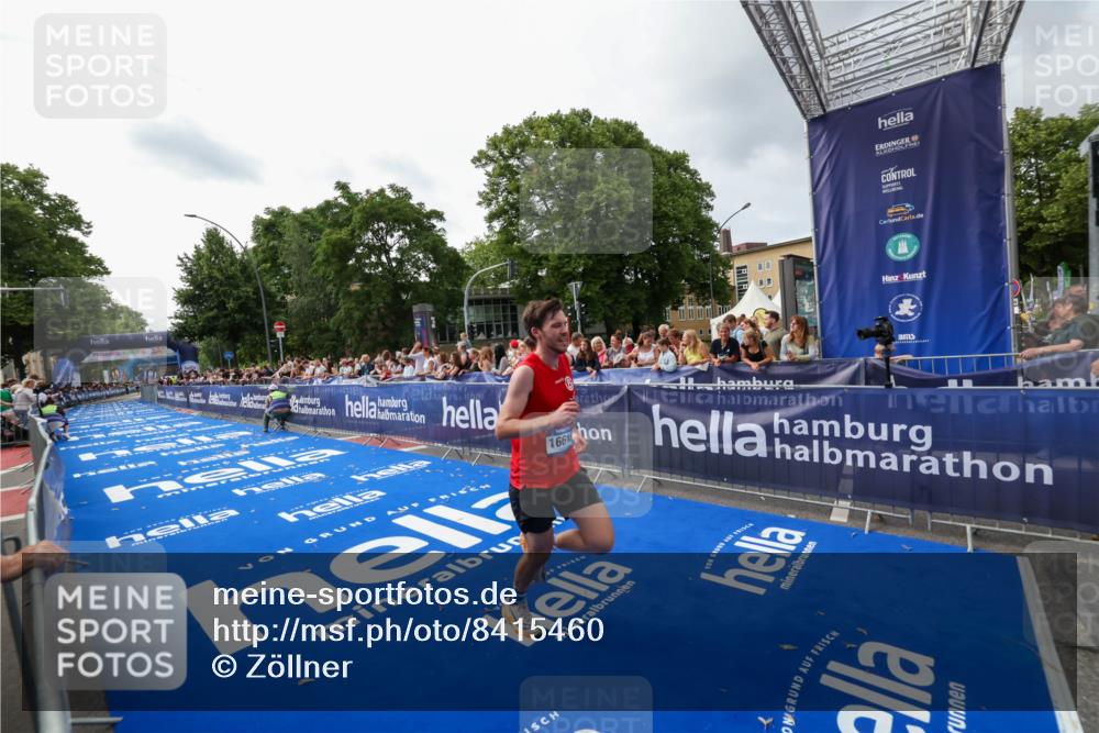 29.06.2025 - hella hamburg halbmarathon Zöllner http://msf.ph/oto/8415460 29.06.2025 10:26:14 Ziel 16615 meine-sportfotos.de