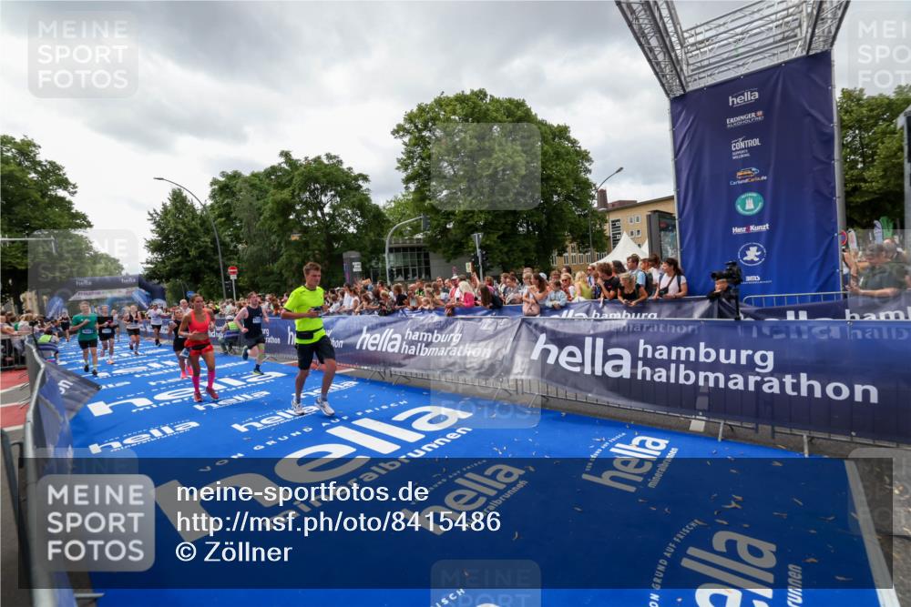 29.06.2025 - hella hamburg halbmarathon Zöllner http://msf.ph/oto/8415486 29.06.2025 10:49:13 Ziel 2013, 4832, 4847, 4890, 6389, 10184, 15523, 16414, 16731, 17173, 18598, 18842 meine-sportfotos.de