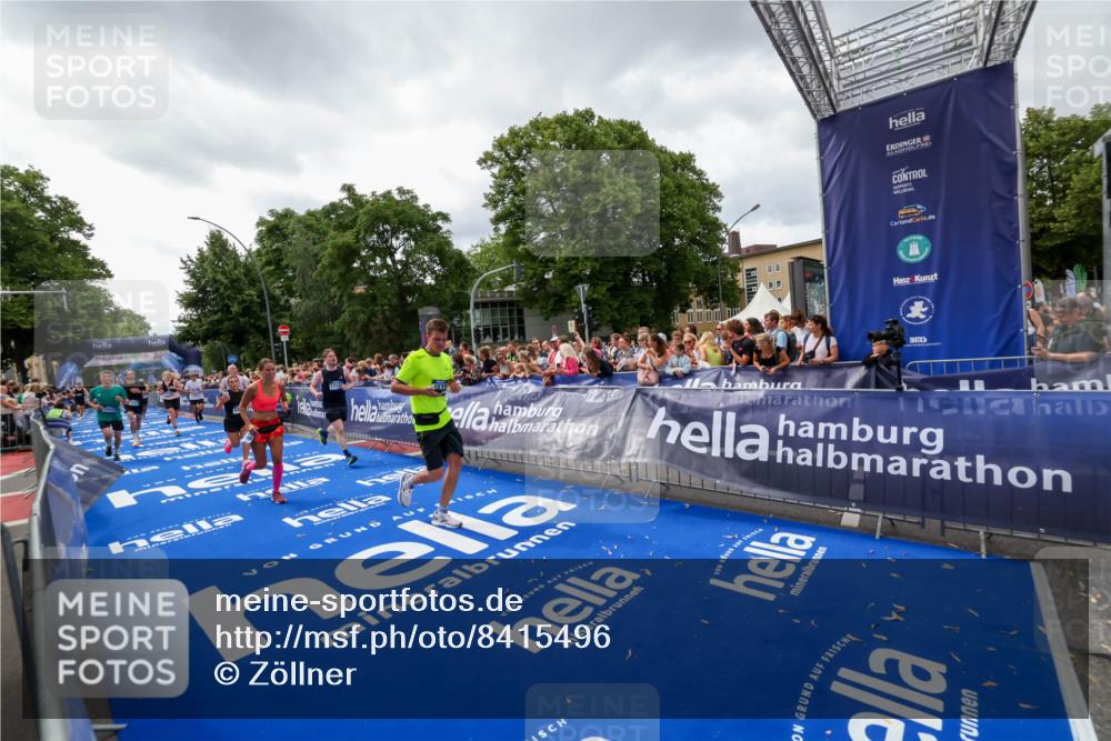 29.06.2025 - hella hamburg halbmarathon Zöllner http://msf.ph/oto/8415496 29.06.2025 10:49:14 Ziel 2013, 4832, 6389, 8112, 10184, 15523, 16369, 16414, 16731, 17173, 18598, 18842 meine-sportfotos.de