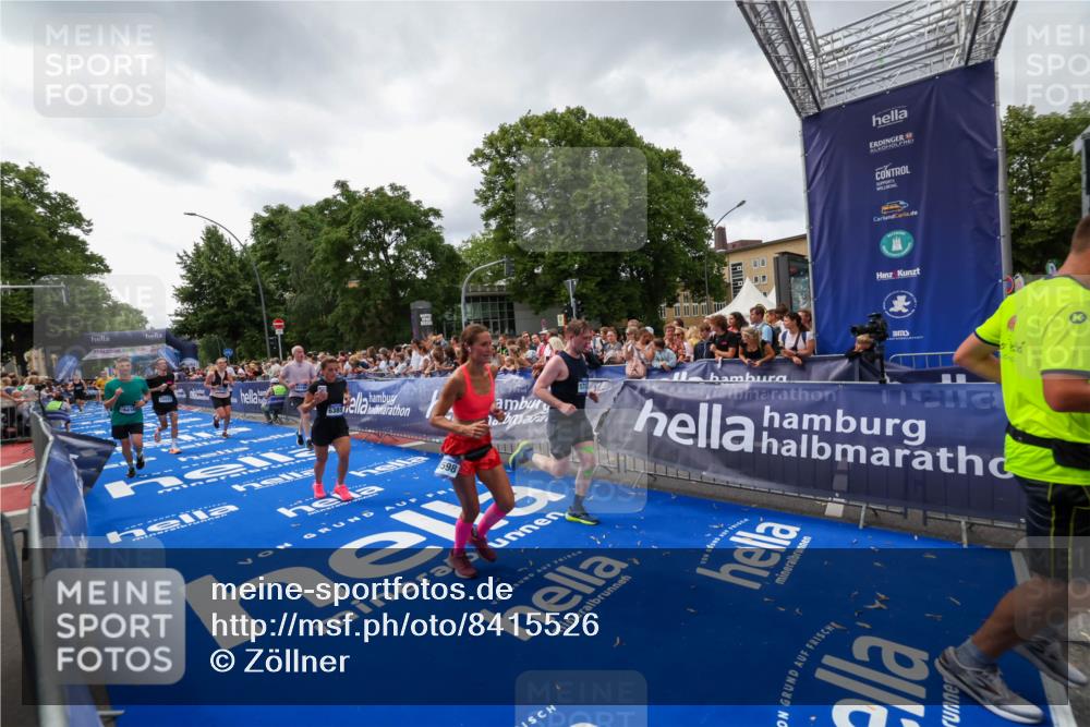29.06.2025 - hella hamburg halbmarathon Zöllner http://msf.ph/oto/8415526 29.06.2025 10:49:15 Ziel 2013, 4832, 6389, 8112, 9348, 10184, 13450, 15523, 16369, 16414, 16731, 17173, 18598, 18842 meine-sportfotos.de