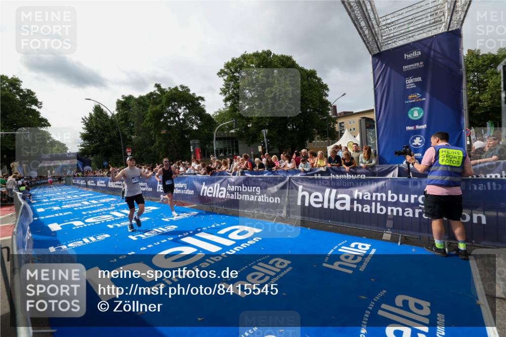 29.06.2025 - hella hamburg halbmarathon Zöllner http://msf.ph/oto/8415545 29.06.2025 10:26:35 Ziel 1577, 14728, 17040 meine-sportfotos.de