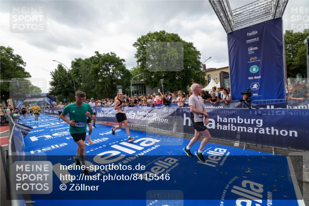 29.06.2025 - hella hamburg halbmarathon Zöllner http://msf.ph/oto/8415546 29.06.2025 10:49:17 Ziel 2013, 6158, 6389, 8112, 9348, 10053, 10184, 13450, 15523, 16369, 16414, 16731, 18842 meine-sportfotos.de