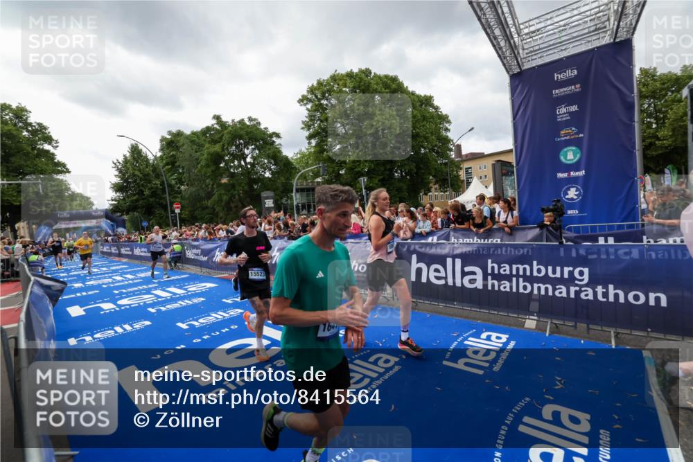 29.06.2025 - hella hamburg halbmarathon Zöllner http://msf.ph/oto/8415564 29.06.2025 10:49:17 Ziel 2013, 6158, 6389, 8112, 9348, 10053, 10184, 13450, 15523, 16369, 16414, 16731, 18842 meine-sportfotos.de