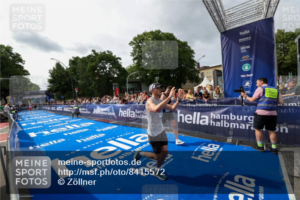 29.06.2025 - hella hamburg halbmarathon Zöllner http://msf.ph/oto/8415572 29.06.2025 10:26:36 Ziel 1577, 9565, 14728, 17040 meine-sportfotos.de