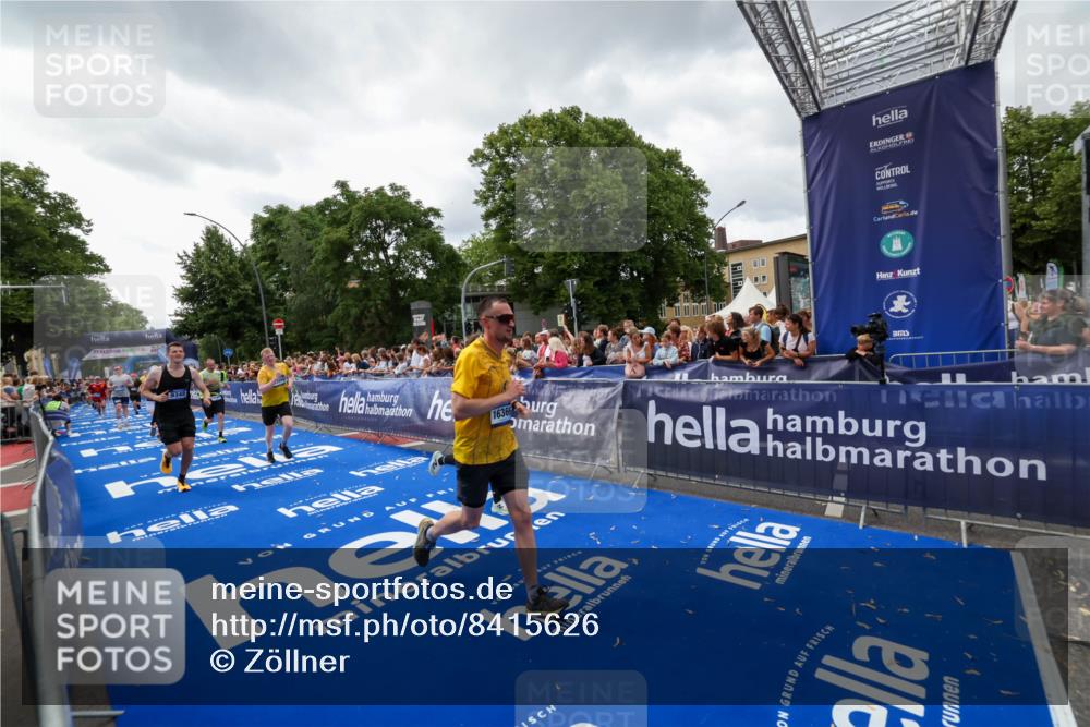 29.06.2025 - hella hamburg halbmarathon Zöllner http://msf.ph/oto/8415626 29.06.2025 10:49:22 Ziel 4183, 4185, 6158, 8112, 9348, 10053, 10189, 11819, 13450, 14526, 15422, 16369 meine-sportfotos.de