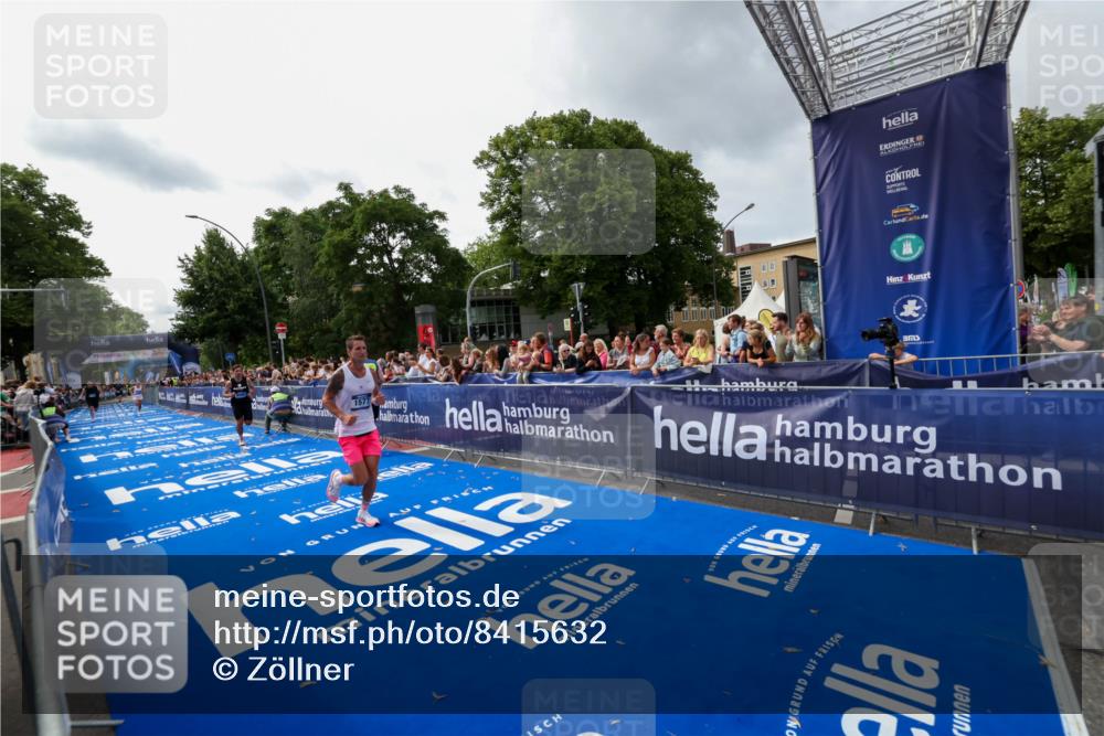 29.06.2025 - hella hamburg halbmarathon Zöllner http://msf.ph/oto/8415632 29.06.2025 10:26:42 Ziel 1577, 9565, 10848, 19076 meine-sportfotos.de