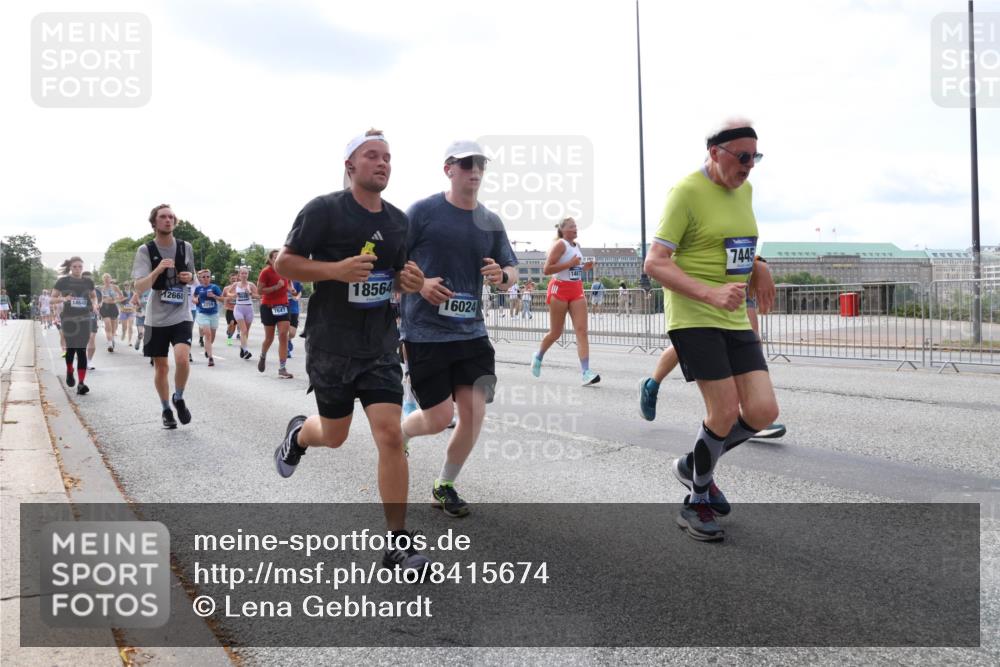 29.06.2025 - hella hamburg halbmarathon Lena Gebhardt http://msf.ph/oto/8415674 29.06.2025 10:17:35 Lombardsbrücke 14648, 12668, 18564, 7647, 6024, 7445, 1015, 1083, 1204, 1274, 1298, 1356, 1458, 1477, 1622, 1749, 1795, 2094, 2259, 2305, 2548, 2860, 2908, 3138, 3210, 3292, 3464, 3466, 3802, 3803, 4194, 4218, 4852, 5002, 5023, 5290, 5390, 5611, 5733, 5929, 5930, 5995, 6126, 6128, 6254, 6336, 6352, 6520, 6522, 6786, 7011, 7258, 7291, 7410, 7413, 7445, 7566, 7647, 7844, 7945, 8144, 8210, 8253, 8309, 8351, 8433, 8558, 8895, 8983, 9152, 9259, 9400, 9798, 9848, 10174 meine-sportfotos.de