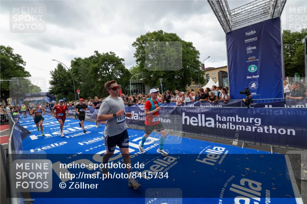 29.06.2025 - hella hamburg halbmarathon Zöllner http://msf.ph/oto/8415734 29.06.2025 10:49:27 Ziel 1342, 1476, 2878, 4183, 4185, 10189, 11339, 11779, 11819, 12670, 13269, 14526, 14838, 15422, 15784, 15894, 15966, 16891, 18476, 18887, 18960 meine-sportfotos.de