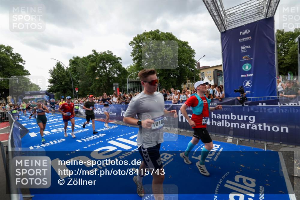 29.06.2025 - hella hamburg halbmarathon Zöllner http://msf.ph/oto/8415743 29.06.2025 10:49:27 Ziel 1342, 1476, 2878, 4183, 4185, 10189, 11339, 11779, 11819, 12670, 13269, 14526, 14838, 15422, 15784, 15894, 15966, 16891, 18476, 18887, 18960 meine-sportfotos.de