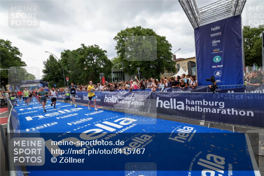 29.06.2025 - hella hamburg halbmarathon Zöllner http://msf.ph/oto/8415767 29.06.2025 10:49:29 Ziel 1342, 1476, 2878, 4183, 4185, 8437, 8813, 11339, 11779, 11819, 12670, 13269, 14838, 15422, 15784, 15894, 15966, 16891, 18476, 18887, 18960 meine-sportfotos.de