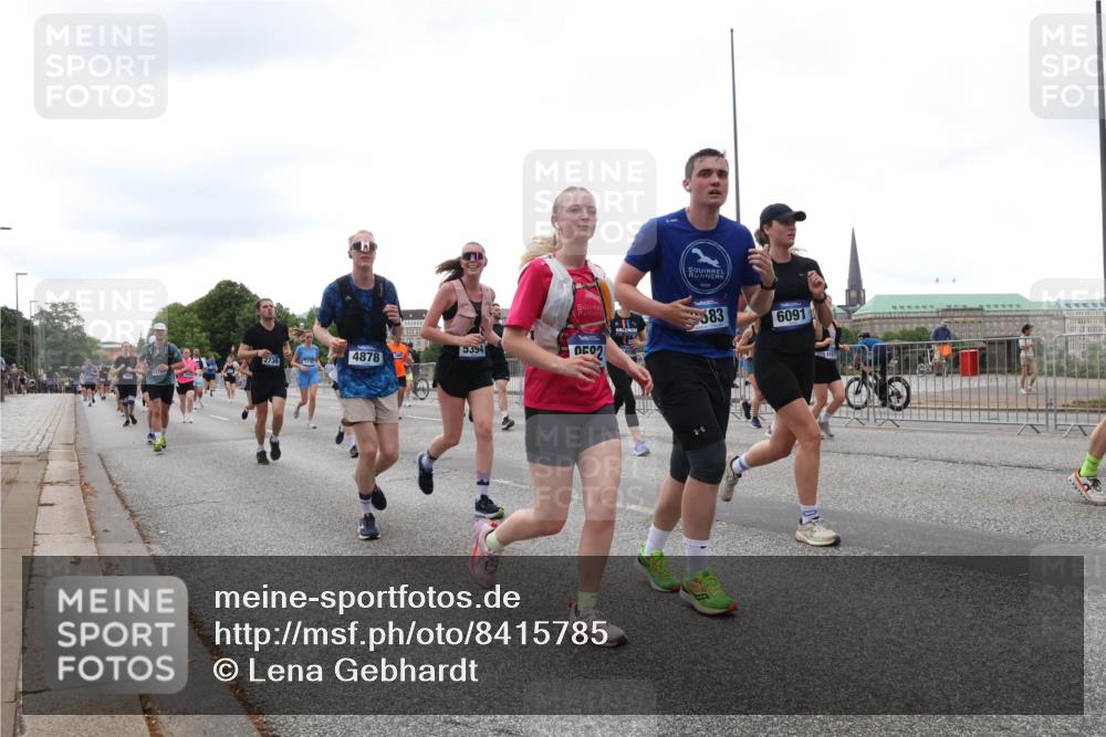 29.06.2025 - hella hamburg halbmarathon Lena Gebhardt http://msf.ph/oto/8415785 29.06.2025 10:51:38 Lombardsbrücke 2736, 4878, 5394, 0592, 9106, 383, 6091, 1157, 1478, 1617, 1997, 2202, 2308, 2380, 2484, 2485, 2593, 2736, 2778, 3240, 3991, 4156, 4652, 4713, 4748, 4808, 4878, 4920, 5291, 5357, 5394, 5534, 5716, 5717, 6007, 6091, 6604, 6885, 6945, 6947, 6954, 6961, 7012, 7769, 7841, 7871, 7992, 8040, 8125, 8399, 8410, 8672, 9166, 9167, 9220, 9340, 9462, 9582, 9583, 9590, 9594, 9673, 9763, 10496, 10521, 10693, 10830, 11034, 11101, 11268, 11575, 11875, 12065 meine-sportfotos.de