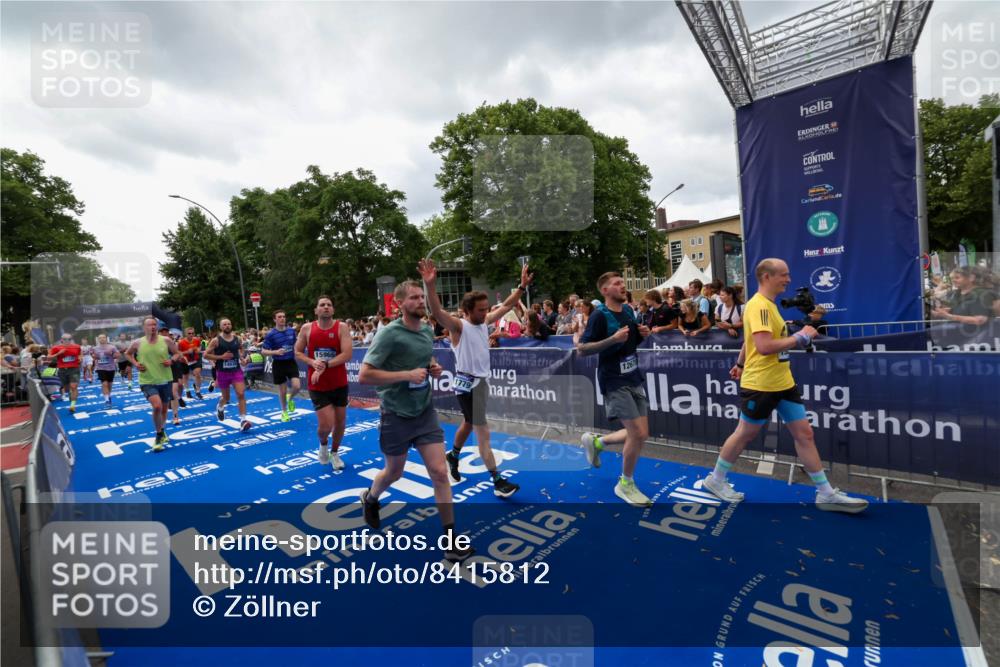 29.06.2025 - hella hamburg halbmarathon Zöllner http://msf.ph/oto/8415812 29.06.2025 10:49:32 Ziel 1342, 1476, 2592, 2596, 2878, 8437, 8689, 8813, 11339, 11340, 11779, 12094, 12670, 13233, 13269, 14838, 15784, 15857, 15894, 15966, 16114, 16592, 16891, 18476, 18887, 18960 meine-sportfotos.de