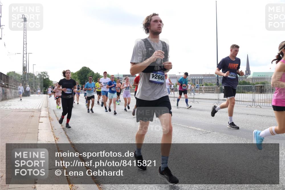 29.06.2025 - hella hamburg halbmarathon Lena Gebhardt http://msf.ph/oto/8415821 29.06.2025 10:17:37 Lombardsbrücke 9848, 2259, 4648, 12668, 10620, 1015, 1083, 1204, 1274, 1356, 1458, 1477, 1622, 1749, 1795, 2094, 2259, 2305, 2548, 2860, 3138, 3292, 3464, 3466, 3802, 3803, 4194, 4218, 4852, 5002, 5004, 5023, 5290, 5390, 5611, 5733, 5930, 6126, 6128, 6254, 6336, 6352, 6520, 6522, 6786, 7011, 7258, 7291, 7410, 7413, 7445, 7566, 7647, 7844, 7945, 8144, 8210, 8253, 8309, 8351, 8433, 8558, 8799, 8895, 9152, 9259, 9400, 9798, 9848, 9964, 10174 meine-sportfotos.de
