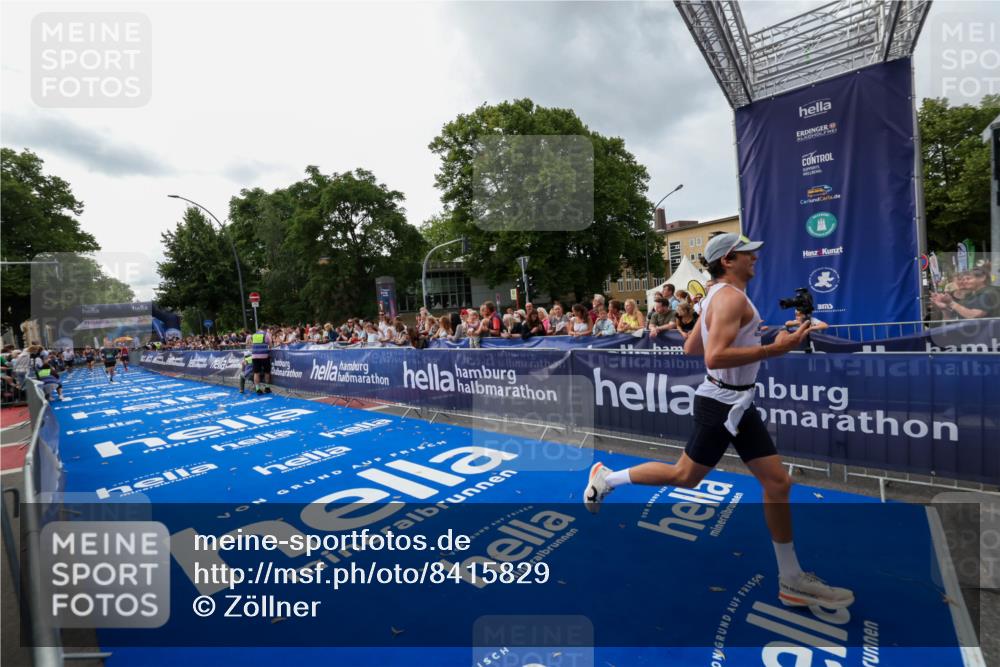 29.06.2025 - hella hamburg halbmarathon Zöllner http://msf.ph/oto/8415829 29.06.2025 10:26:58 Ziel 5344, 9079, 12641, 12992, 13780, 15023, 19050 meine-sportfotos.de