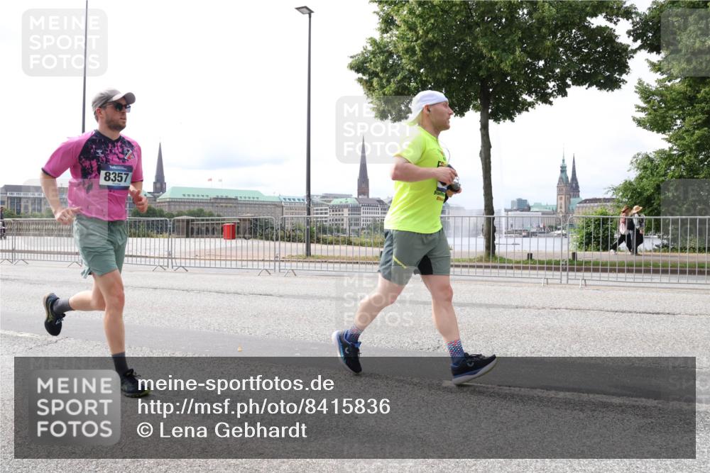 29.06.2025 - hella hamburg halbmarathon Lena Gebhardt http://msf.ph/oto/8415836 29.06.2025 10:26:24 Lombardsbrücke 8357, 1300, 2643, 3617, 4267, 4268, 4315, 4844, 6159, 6905, 7929, 8079, 8276, 8306, 8357, 8674, 8942, 11107, 11139, 11270, 11859, 12126, 12826, 12827, 12945, 12946, 13264, 14063, 14179, 14356, 14726, 14930, 15807, 16788, 17300, 17675, 17712, 18087, 19144 meine-sportfotos.de