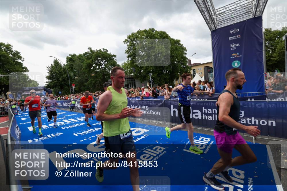 29.06.2025 - hella hamburg halbmarathon Zöllner http://msf.ph/oto/8415853 29.06.2025 10:49:34 Ziel 1342, 1476, 2516, 2592, 2596, 2878, 2889, 5705, 8437, 8689, 8813, 9038, 9649, 11339, 11340, 11679, 11779, 12094, 13233, 13269, 14562, 14838, 15392, 15857, 16114, 16592, 16738, 16891, 17001, 18476, 18887, 18960 meine-sportfotos.de