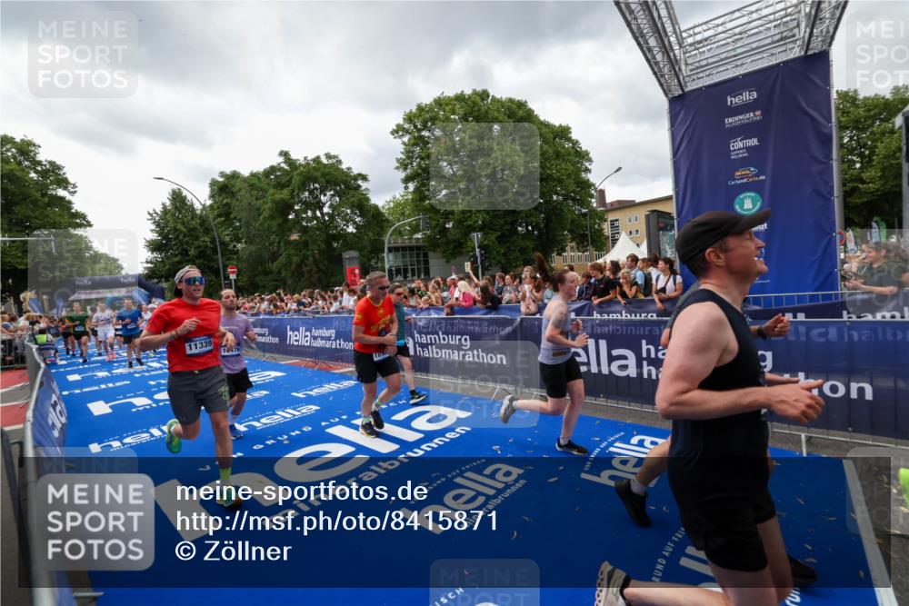 29.06.2025 - hella hamburg halbmarathon Zöllner http://msf.ph/oto/8415871 29.06.2025 10:49:35 Ziel 1476, 2516, 2592, 2596, 2878, 2889, 5705, 8437, 8689, 8813, 9038, 9649, 11339, 11340, 11679, 12094, 13233, 13269, 14562, 15392, 15857, 16114, 16592, 16738, 16891, 17001, 18476, 18887, 18960 meine-sportfotos.de