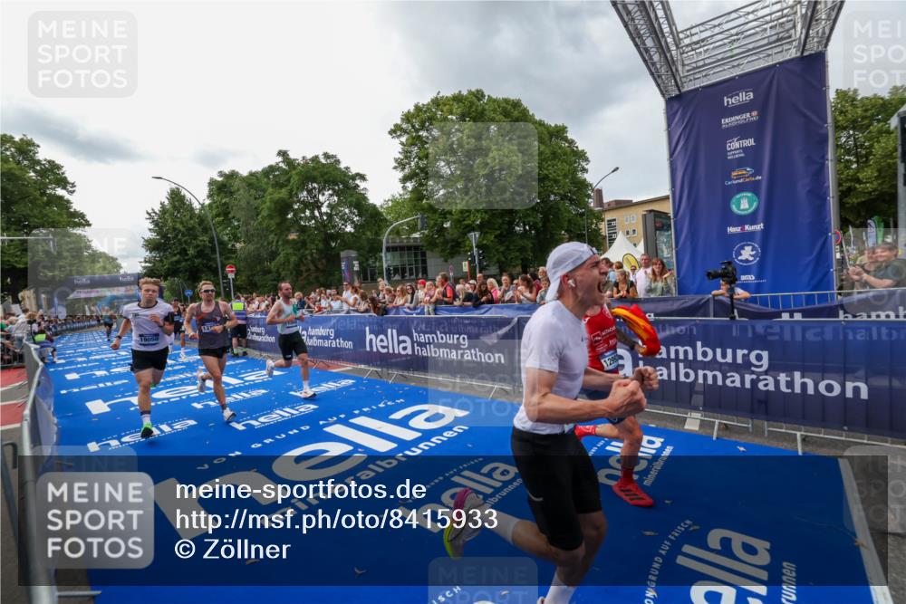 29.06.2025 - hella hamburg halbmarathon Zöllner http://msf.ph/oto/8415933 29.06.2025 10:27:05 Ziel 9079, 12641, 12992, 13780, 13956, 14828, 15671, 19050 meine-sportfotos.de
