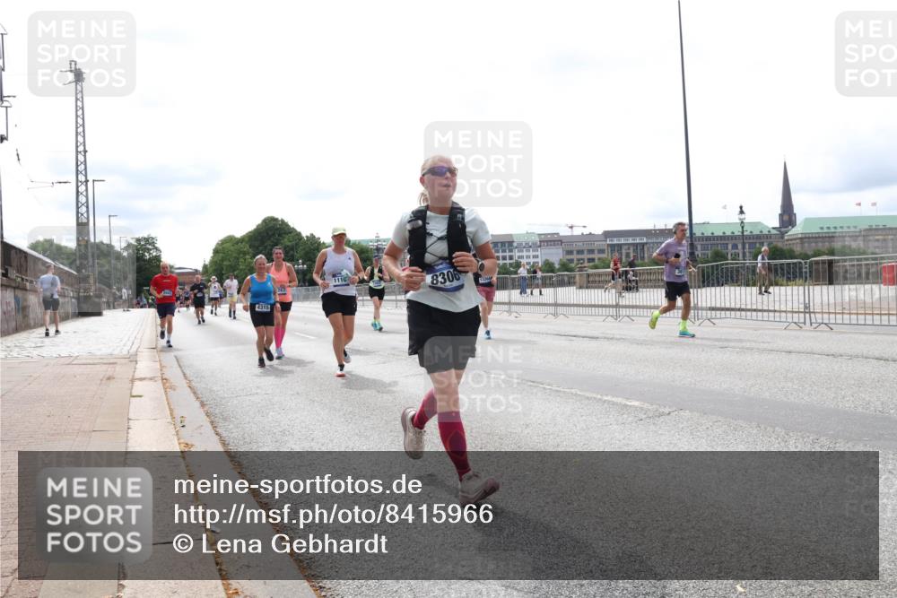 29.06.2025 - hella hamburg halbmarathon Lena Gebhardt http://msf.ph/oto/8415966 29.06.2025 10:26:26 Lombardsbrücke 4315, 1110, 8306, 13264, 1300, 2643, 3617, 4267, 4268, 4315, 4507, 4509, 4844, 6159, 6905, 7929, 8079, 8276, 8306, 8357, 8674, 8942, 9186, 11107, 11139, 11270, 11859, 12126, 12826, 12827, 12945, 12946, 13264, 14063, 14179, 14356, 14726, 14930, 15807, 16788, 17300, 17675, 17712, 18074, 18087, 19144 meine-sportfotos.de