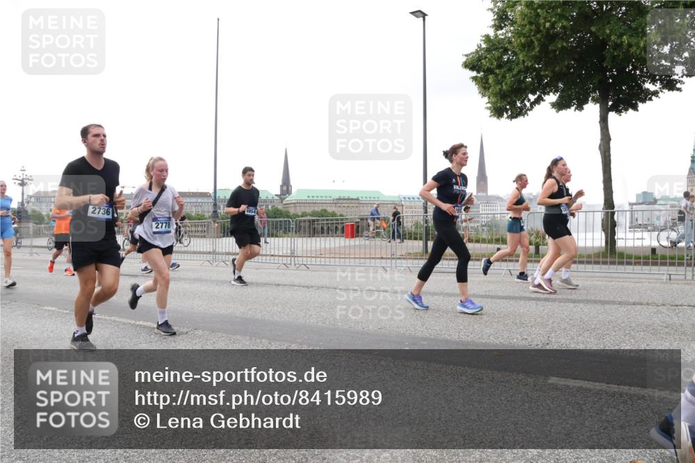 29.06.2025 - hella hamburg halbmarathon Lena Gebhardt http://msf.ph/oto/8415989 29.06.2025 10:51:40 Lombardsbrücke 2736, 2778, 6954, 1617, 1997, 2202, 2308, 2380, 2484, 2485, 2593, 2736, 2778, 3240, 3991, 4652, 4748, 4808, 4878, 5291, 5357, 5394, 5534, 5716, 5717, 6007, 6091, 6604, 6885, 6945, 6947, 6954, 6961, 7682, 7769, 7841, 7871, 7992, 8040, 8125, 8399, 8410, 8672, 9166, 9167, 9220, 9340, 9462, 9582, 9583, 9590, 9594, 9673, 9763, 10496, 10521, 10533, 10693, 10830, 11034, 11101, 11268, 11575, 11875, 12065 meine-sportfotos.de