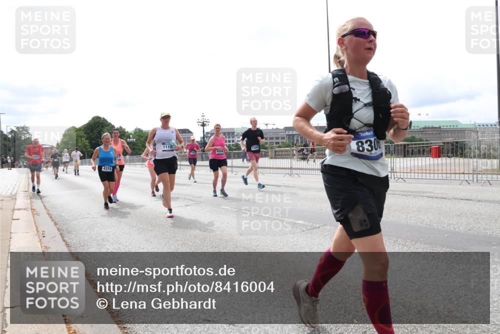 29.06.2025 - hella hamburg halbmarathon Lena Gebhardt http://msf.ph/oto/8416004 29.06.2025 10:26:26 Lombardsbrücke 4315, 1110, 4268, 13264, 830, 1300, 2643, 3617, 4267, 4268, 4315, 4507, 4509, 4844, 6159, 6905, 7929, 8079, 8276, 8306, 8357, 8674, 8942, 9186, 11107, 11139, 11270, 11859, 12126, 12826, 12827, 12945, 12946, 13264, 14063, 14179, 14356, 14726, 14930, 15807, 16788, 17300, 17675, 17712, 18074, 18087, 19144 meine-sportfotos.de