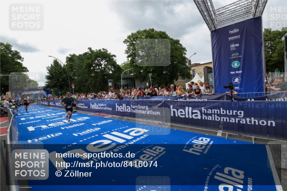 29.06.2025 - hella hamburg halbmarathon Zöllner http://msf.ph/oto/8416074 29.06.2025 10:27:16 Ziel 9097, 15583 meine-sportfotos.de