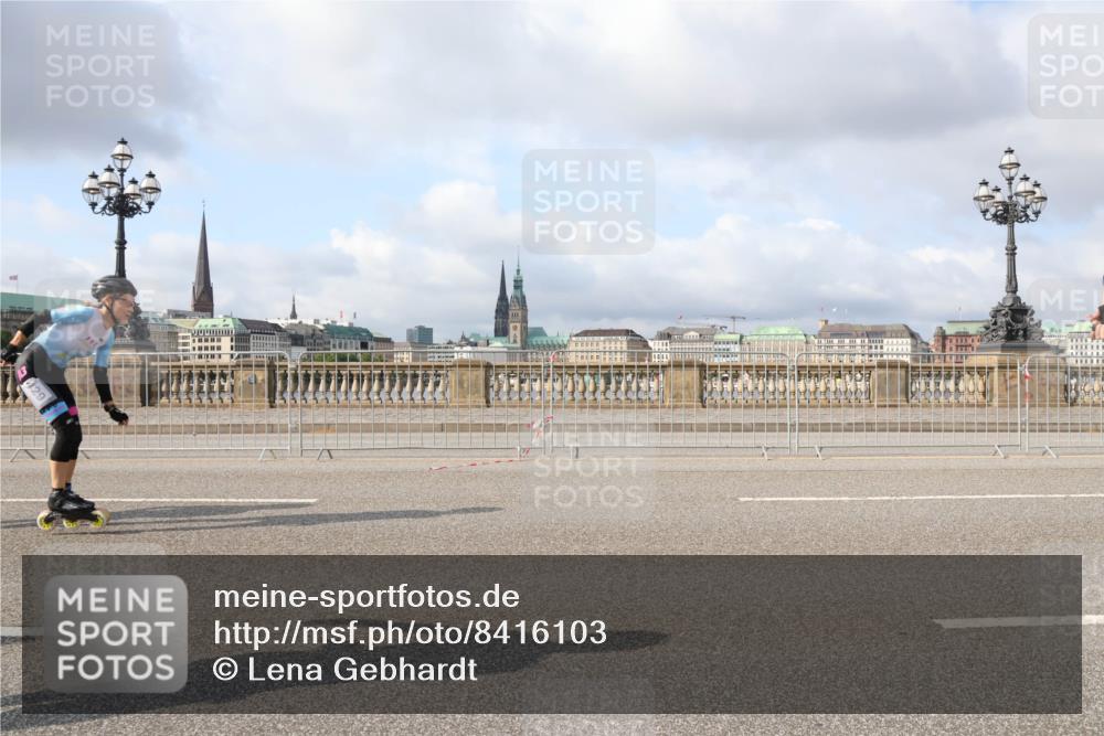 29.06.2025 - hella hamburg halbmarathon Lena Gebhardt http://msf.ph/oto/8416103 29.06.2025 08:56:52 Lombardsbrücke  meine-sportfotos.de