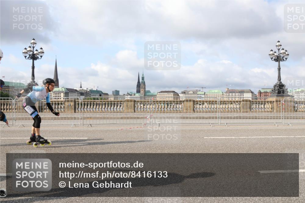 29.06.2025 - hella hamburg halbmarathon Lena Gebhardt http://msf.ph/oto/8416133 29.06.2025 08:56:52 Lombardsbrücke 29 meine-sportfotos.de